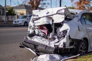 Wallingford, CT - Injuries Reported in Car Wreck on Rte 15 at Quinnipiac St